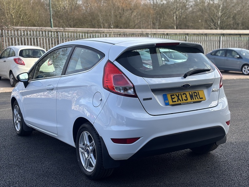 Ford Fiesta 1.0T EcoBoost Zetec Hatchback 3dr Petrol Manual Euro 5 (s/s) (100 ps) - U2236