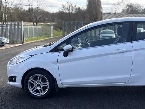Ford Fiesta 1.0T EcoBoost Zetec Hatchback 3dr Petrol Manual Euro 5 (s/s) (100 ps) - U2236