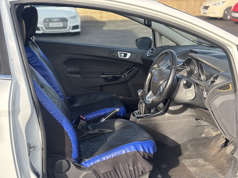 Ford Fiesta 1.0T EcoBoost Zetec Hatchback 3dr Petrol Manual Euro 5 (s/s) (100 ps) - U2236