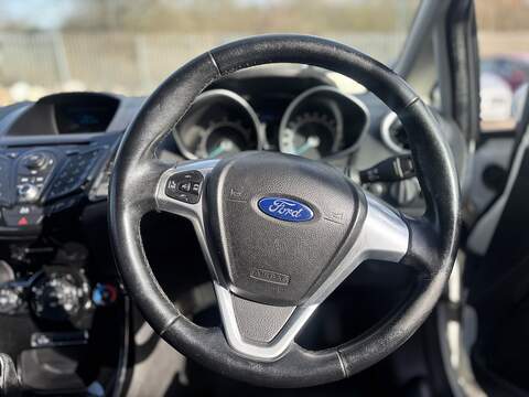 Ford Fiesta 1.0T EcoBoost Zetec Hatchback 3dr Petrol Manual Euro 5 (s/s) (100 ps) - U2236