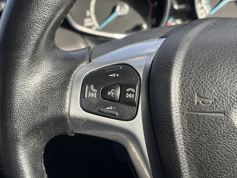 Ford Fiesta 1.0T EcoBoost Zetec Hatchback 3dr Petrol Manual Euro 5 (s/s) (100 ps) - U2236