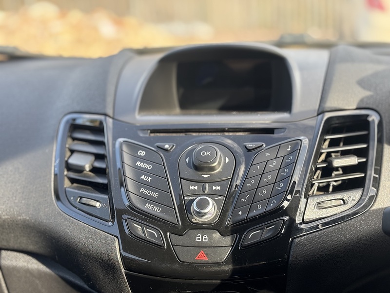 Ford Fiesta 1.0T EcoBoost Zetec Hatchback 3dr Petrol Manual Euro 5 (s/s) (100 ps) - U2236