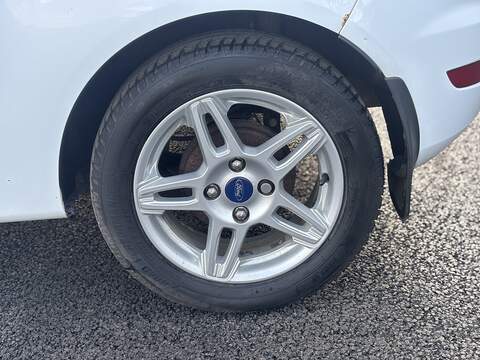 Ford Fiesta 1.0T EcoBoost Zetec Hatchback 3dr Petrol Manual Euro 5 (s/s) (100 ps) - U2236