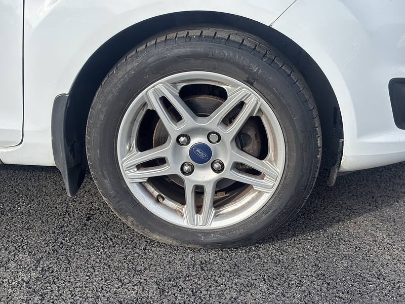 Ford Fiesta 1.0T EcoBoost Zetec Hatchback 3dr Petrol Manual Euro 5 (s/s) (100 ps) - U2236