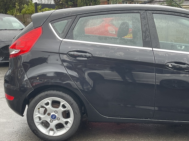 Ford Fiesta 1.4 Zetec Hatchback 5dr Petrol Manual (133 g/km, 94 bhp) - U2239