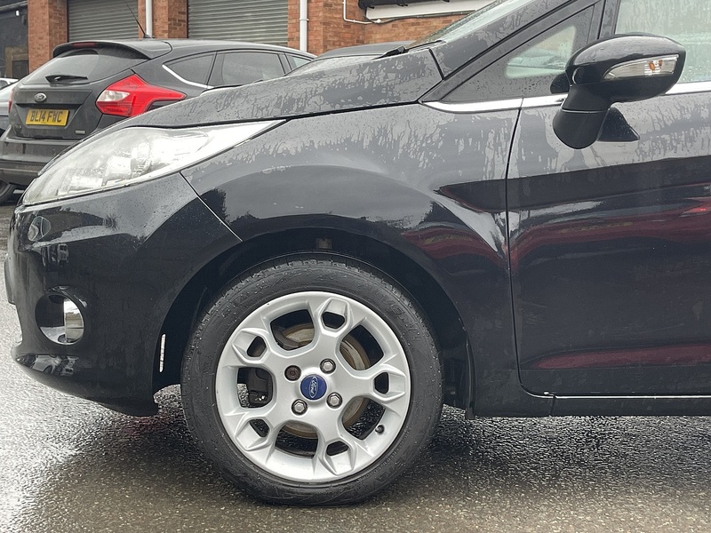 Ford Fiesta 1.4 Zetec Hatchback 5dr Petrol Manual (133 g/km, 94 bhp) - U2239