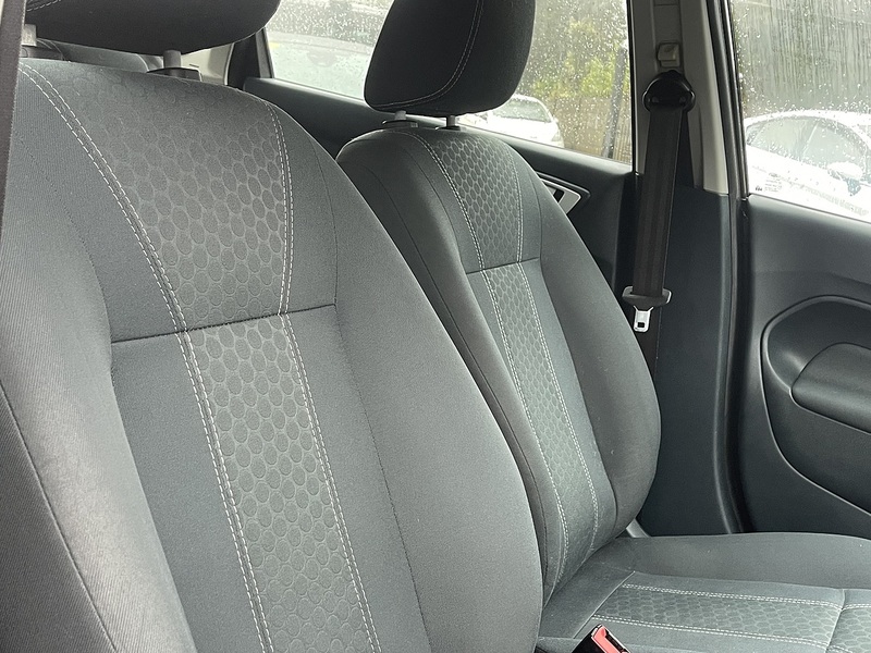 Ford Fiesta 1.4 Zetec Hatchback 5dr Petrol Manual (133 g/km, 94 bhp) - U2239