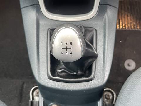 Ford Fiesta 1.4 Zetec Hatchback 5dr Petrol Manual (133 g/km, 94 bhp) - U2239