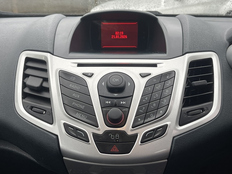 Ford Fiesta 1.4 Zetec Hatchback 5dr Petrol Manual (133 g/km, 94 bhp) - U2239