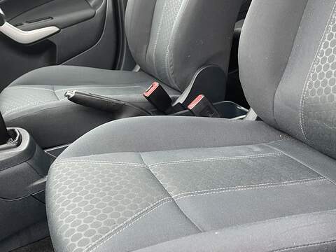 Ford Fiesta 1.4 Zetec Hatchback 5dr Petrol Manual (133 g/km, 94 bhp) - U2239
