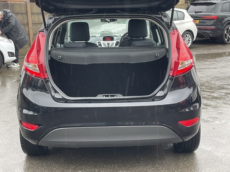 Ford Fiesta 1.4 Zetec Hatchback 5dr Petrol Manual (133 g/km, 94 bhp) - U2239
