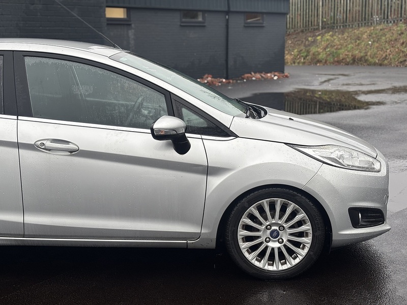 Ford Fiesta 1.0T EcoBoost Titanium Hatchback 5dr Petrol Manual Euro 5 (s/s) (125 ps) - U2242