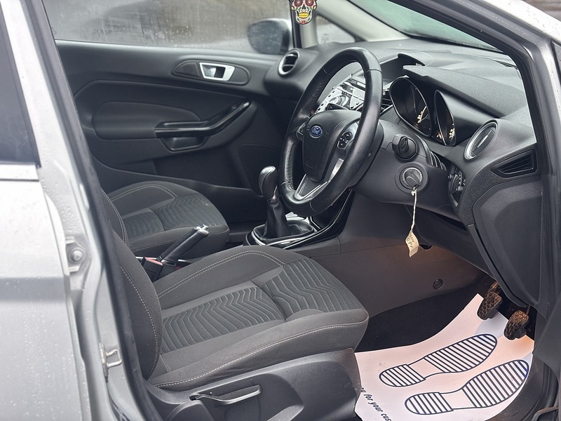 Ford Fiesta 1.0T EcoBoost Titanium Hatchback 5dr Petrol Manual Euro 5 (s/s) (125 ps) - U2242