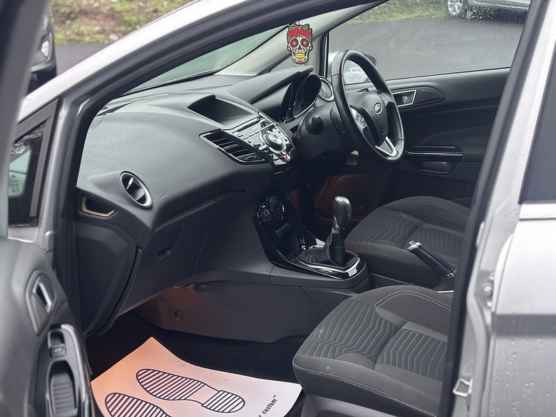 Ford Fiesta 1.0T EcoBoost Titanium Hatchback 5dr Petrol Manual Euro 5 (s/s) (125 ps) - U2242