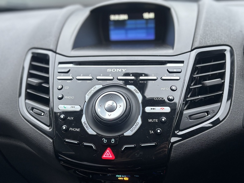 Ford Fiesta 1.0T EcoBoost Titanium Hatchback 5dr Petrol Manual Euro 5 (s/s) (125 ps) - U2242