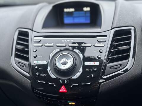 Ford Fiesta 1.0T EcoBoost Titanium Hatchback 5dr Petrol Manual Euro 5 (s/s) (125 ps) - U2242