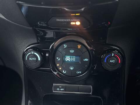 Ford Fiesta 1.0T EcoBoost Titanium Hatchback 5dr Petrol Manual Euro 5 (s/s) (125 ps) - U2242