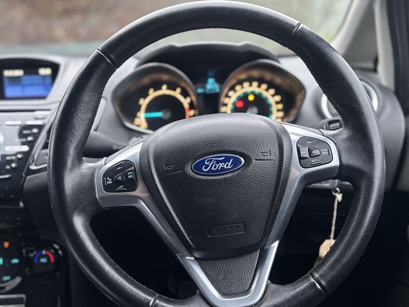 Ford Fiesta 1.0T EcoBoost Titanium Hatchback 5dr Petrol Manual Euro 5 (s/s) (125 ps) - U2242