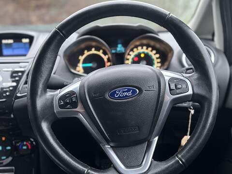 Ford Fiesta 1.0T EcoBoost Titanium Hatchback 5dr Petrol Manual Euro 5 (s/s) (125 ps) - U2242