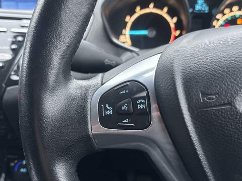 Ford Fiesta 1.0T EcoBoost Titanium Hatchback 5dr Petrol Manual Euro 5 (s/s) (125 ps) - U2242