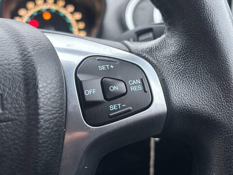 Ford Fiesta 1.0T EcoBoost Titanium Hatchback 5dr Petrol Manual Euro 5 (s/s) (125 ps) - U2242