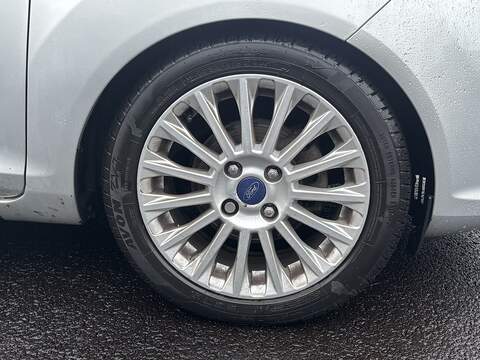 Ford Fiesta 1.0T EcoBoost Titanium Hatchback 5dr Petrol Manual Euro 5 (s/s) (125 ps) - U2242