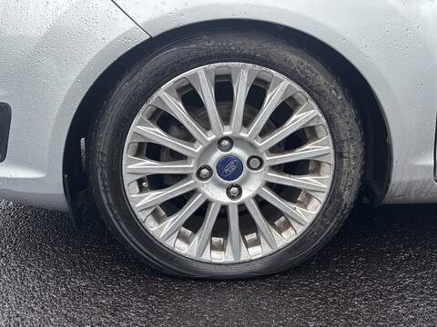 Ford Fiesta 1.0T EcoBoost Titanium Hatchback 5dr Petrol Manual Euro 5 (s/s) (125 ps) - U2242