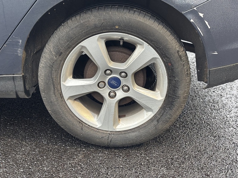 Ford Focus 1.6 Zetec Navigator Hatchback 5dr Petrol Manual Euro 5 (105 ps) - U2243