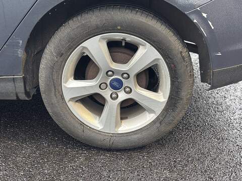 Ford Focus 1.6 Zetec Navigator Hatchback 5dr Petrol Manual Euro 5 (105 ps) - U2243