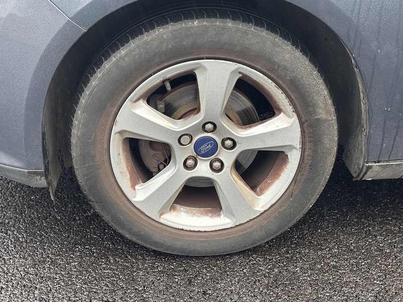 Ford Focus 1.6 Zetec Navigator Hatchback 5dr Petrol Manual Euro 5 (105 ps) - U2243