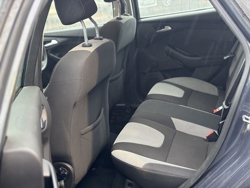 Ford Focus 1.6 Zetec Navigator Hatchback 5dr Petrol Manual Euro 5 (105 ps) - U2243