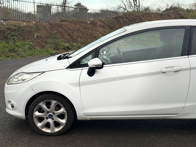 Ford Fiesta 1.25 Zetec Hatchback 3dr Petrol Manual (129 g/km, 81 bhp) - U2252