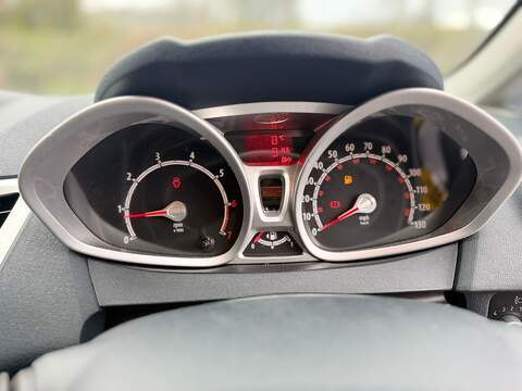 Ford Fiesta 1.25 Zetec Hatchback 3dr Petrol Manual (129 g/km, 81 bhp) - U2252