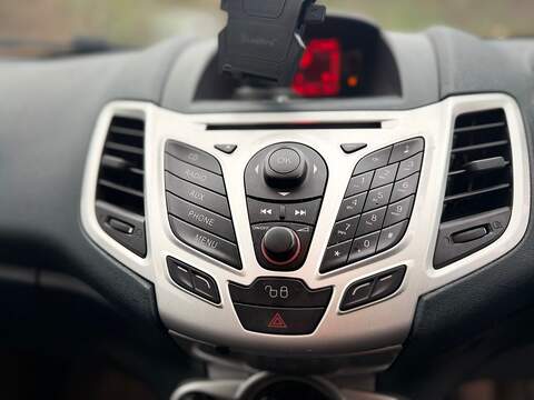 Ford Fiesta 1.25 Zetec Hatchback 3dr Petrol Manual (129 g/km, 81 bhp) - U2252