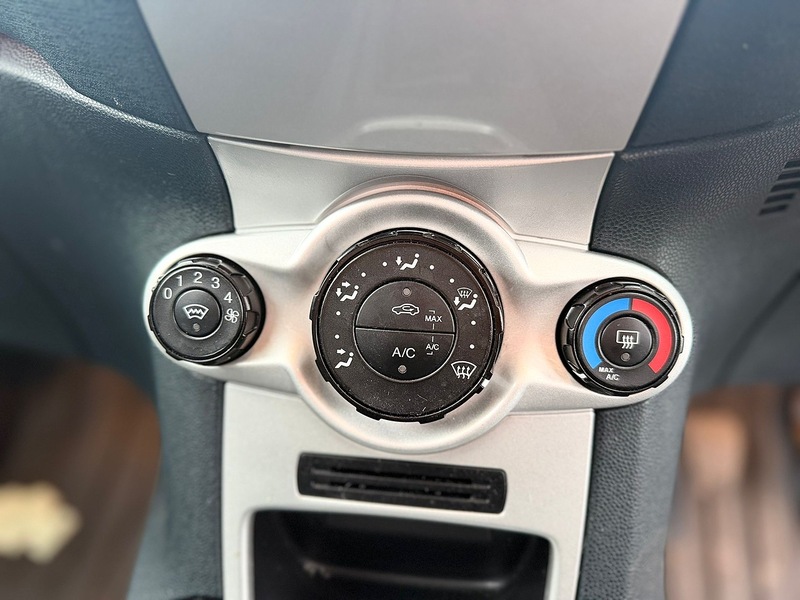 Ford Fiesta 1.25 Zetec Hatchback 3dr Petrol Manual (129 g/km, 81 bhp) - U2252