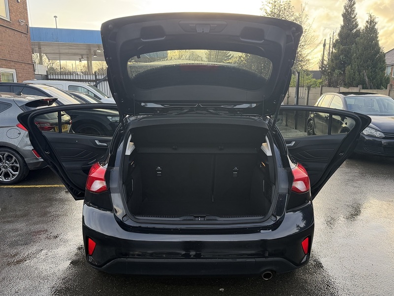 Ford Focus 1.0T EcoBoost Zetec Hatchback 5dr Petrol Auto Euro 6 (s/s) (125 ps) - U2257