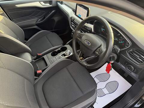 Ford Focus 1.0T EcoBoost Zetec Hatchback 5dr Petrol Auto Euro 6 (s/s) (125 ps) - U2257