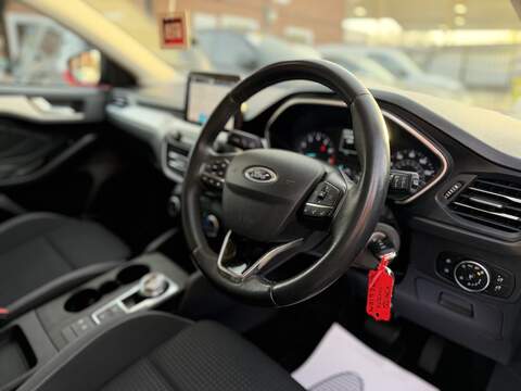 Ford Focus 1.0T EcoBoost Zetec Hatchback 5dr Petrol Auto Euro 6 (s/s) (125 ps) - U2257
