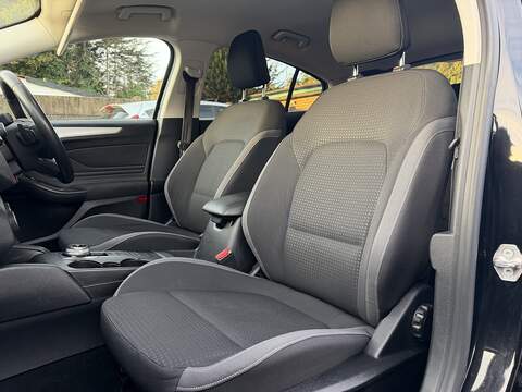 Ford Focus 1.0T EcoBoost Zetec Hatchback 5dr Petrol Auto Euro 6 (s/s) (125 ps) - U2257