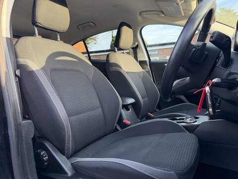 Ford Focus 1.0T EcoBoost Zetec Hatchback 5dr Petrol Auto Euro 6 (s/s) (125 ps) - U2257