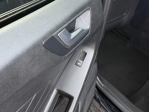 Ford Focus 1.0T EcoBoost Zetec Hatchback 5dr Petrol Auto Euro 6 (s/s) (125 ps) - U2257