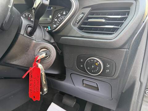 Ford Focus 1.0T EcoBoost Zetec Hatchback 5dr Petrol Auto Euro 6 (s/s) (125 ps) - U2257