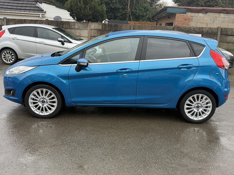 Ford Fiesta 1.0T EcoBoost Titanium Hatchback 5dr Petrol Powershift Euro 5 (100 ps) - U2259