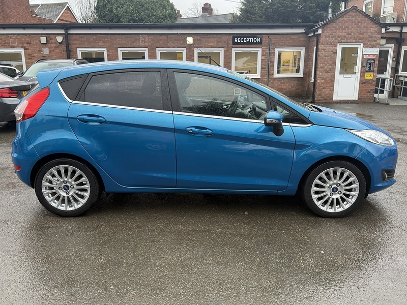 Ford Fiesta 1.0T EcoBoost Titanium Hatchback 5dr Petrol Powershift Euro 5 (100 ps) - U2259