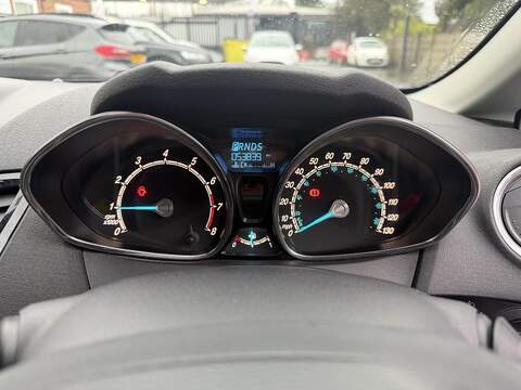 Ford Fiesta 1.0T EcoBoost Titanium Hatchback 5dr Petrol Powershift Euro 5 (100 ps) - U2259