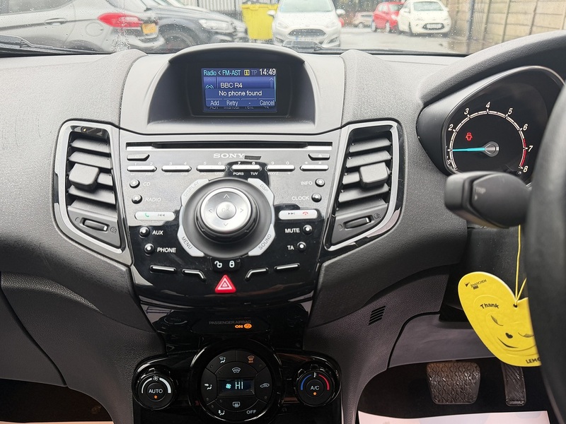 Ford Fiesta 1.0T EcoBoost Titanium Hatchback 5dr Petrol Powershift Euro 5 (100 ps) - U2259