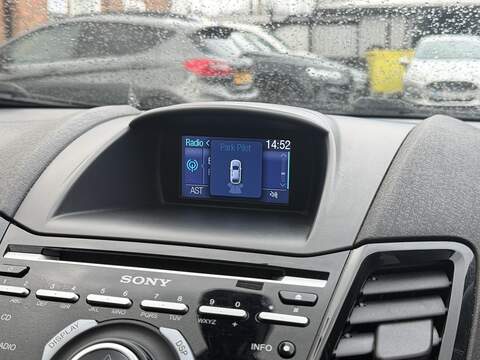 Ford Fiesta 1.0T EcoBoost Titanium Hatchback 5dr Petrol Powershift Euro 5 (100 ps) - U2259