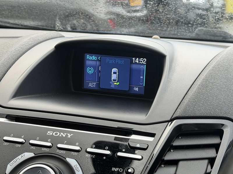 Ford Fiesta 1.0T EcoBoost Titanium Hatchback 5dr Petrol Powershift Euro 5 (100 ps) - U2259