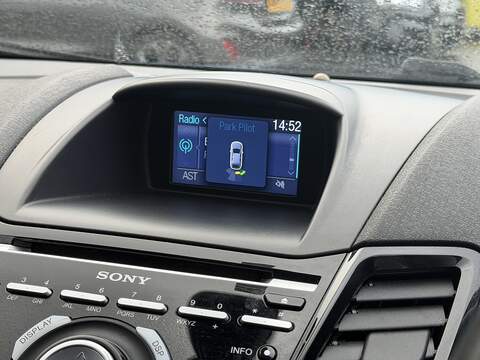 Ford Fiesta 1.0T EcoBoost Titanium Hatchback 5dr Petrol Powershift Euro 5 (100 ps) - U2259