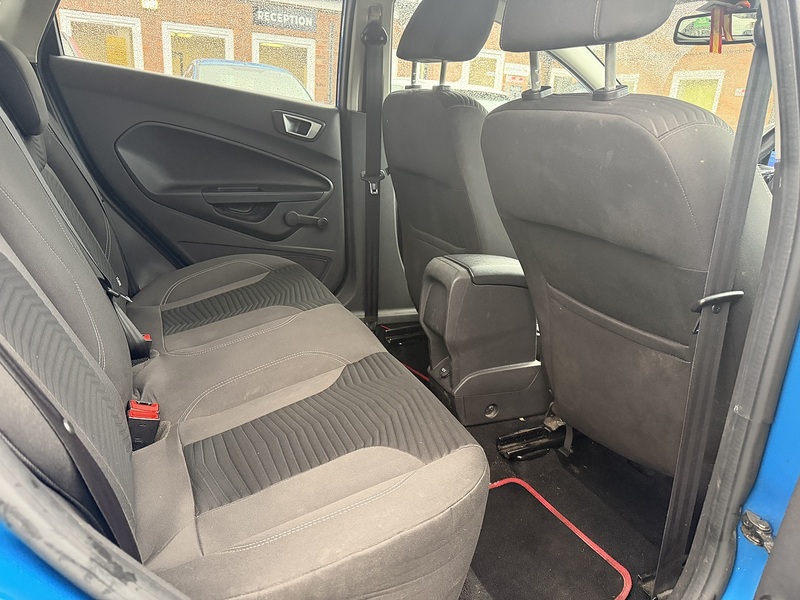 Ford Fiesta 1.0T EcoBoost Titanium Hatchback 5dr Petrol Powershift Euro 5 (100 ps) - U2259